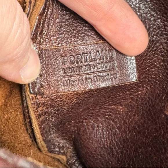 Portland Leather Goods Circle Crossbody Bag – Pebbled Leather Brown - Picture 14 of 16